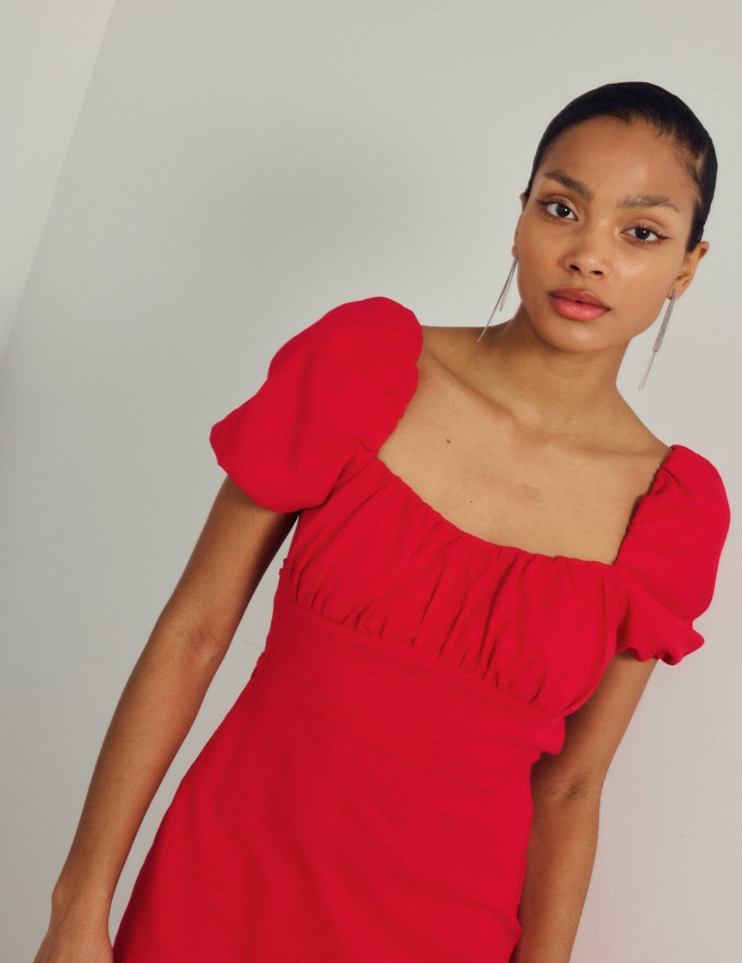 Vestido Rojo Con Mangas Abullonadas
