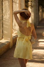 vestido halter amarillo mujer falda cruzada pantalón debajo espalda con lazo playa fiesta