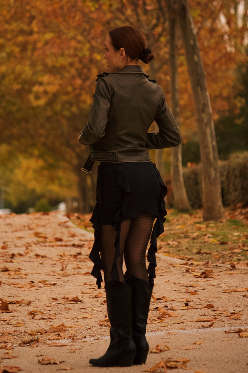 Cazadora cuero mujer verde militar estilo rock outfit casual comprar España
