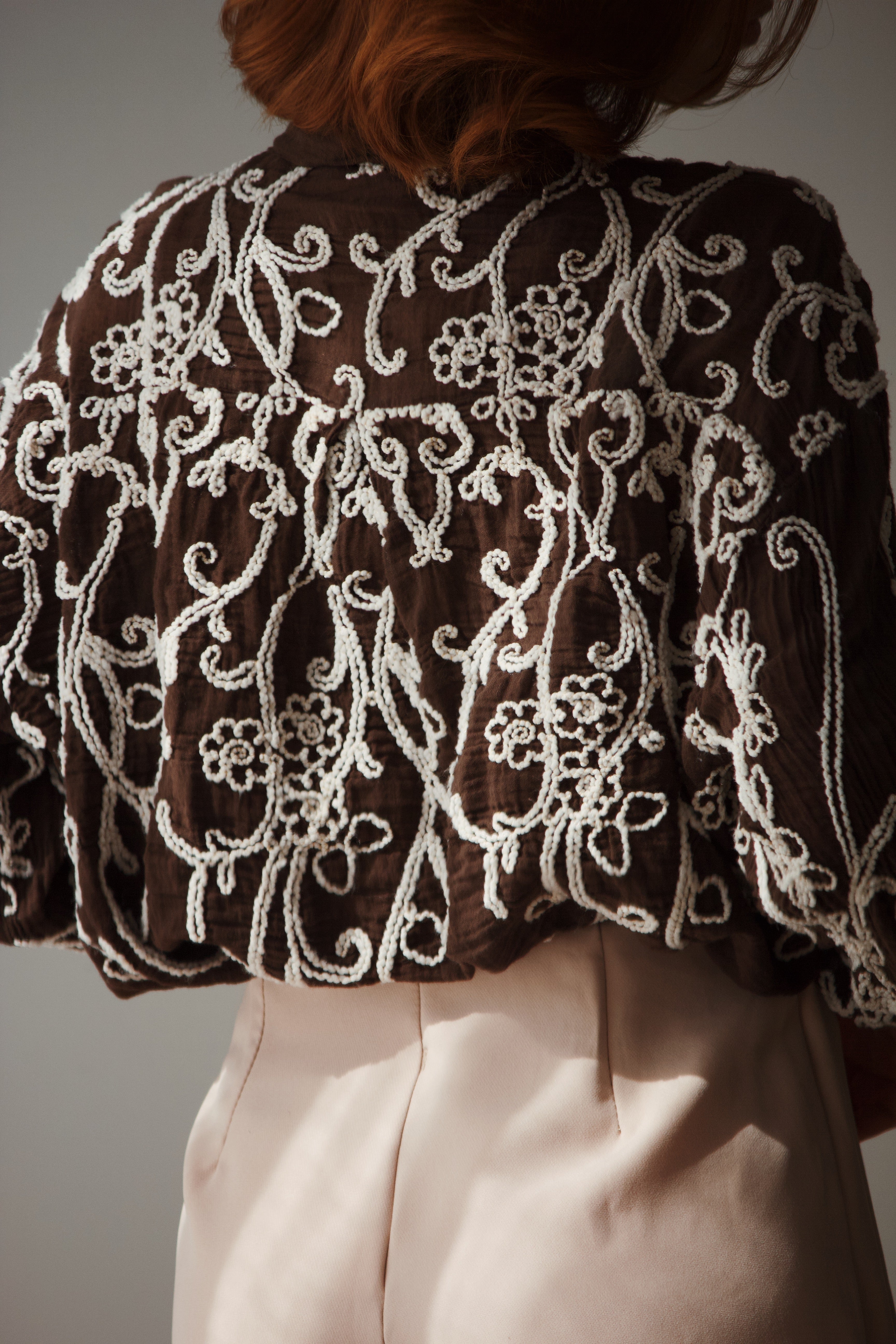 Camisa bordada chocolate