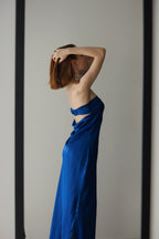 Vestido Maxi Satinado Espalda Descubierta