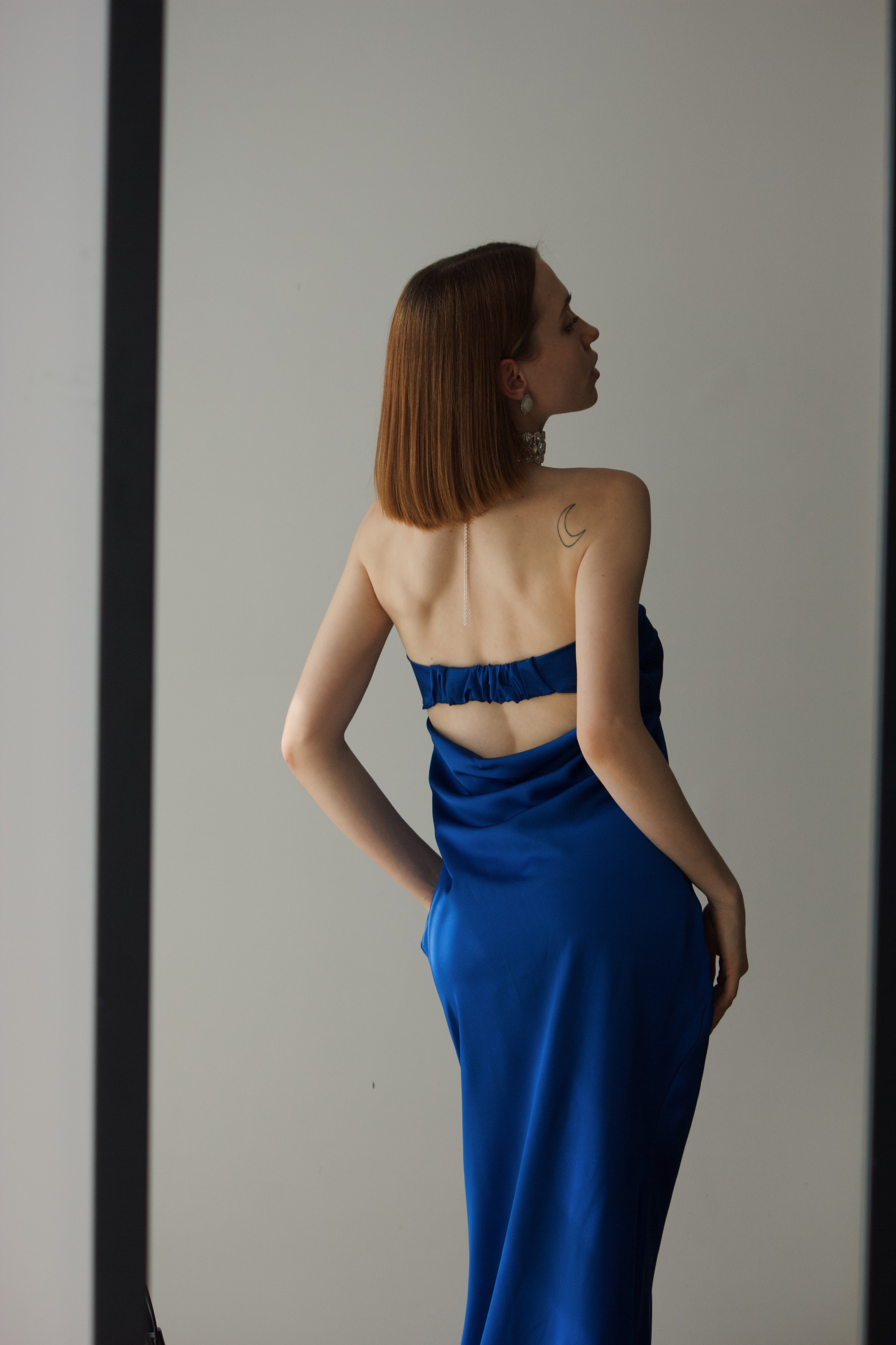 Vestido Maxi Satinado Espalda Descubierta