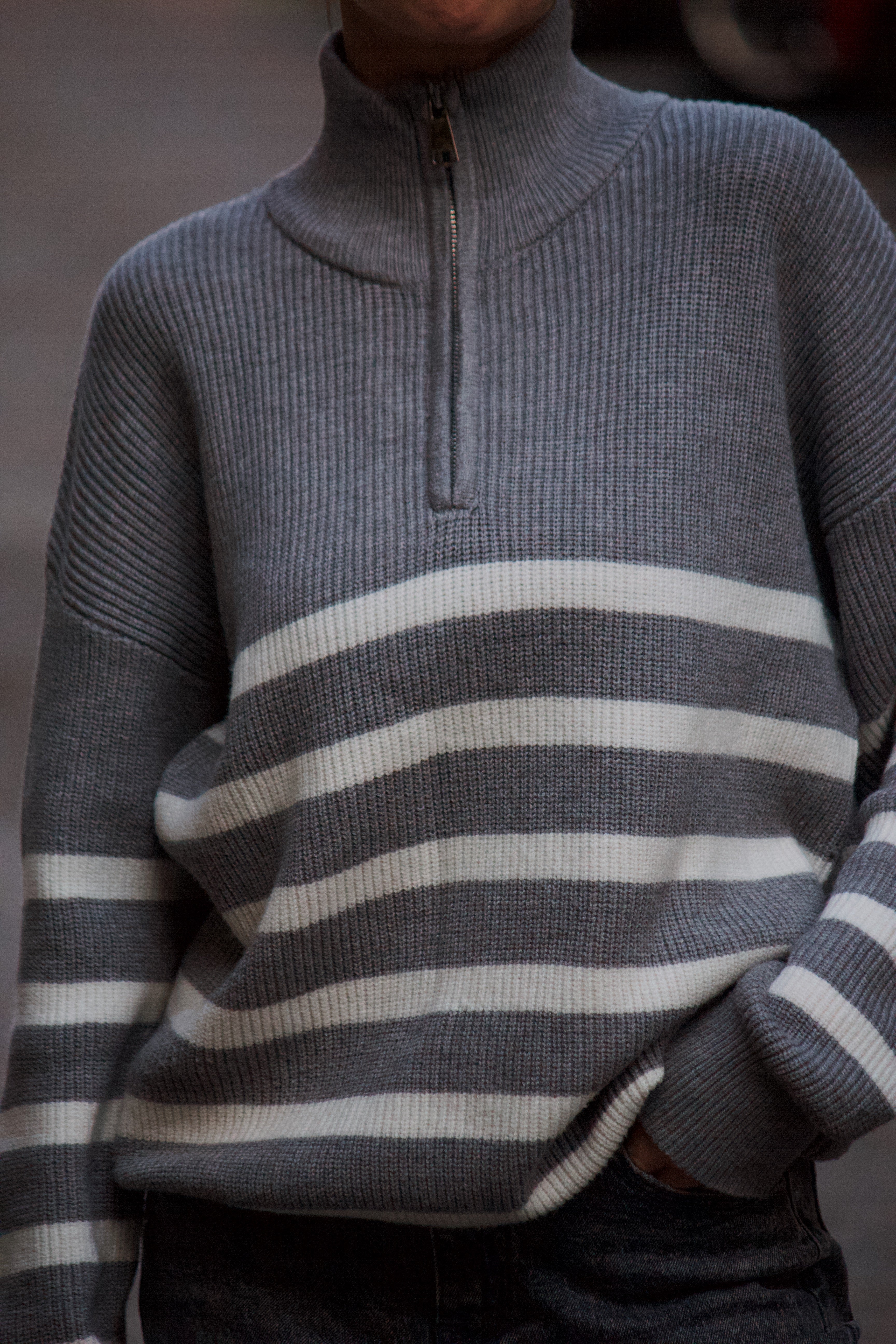 Jersey de rayas con cuello cremallera