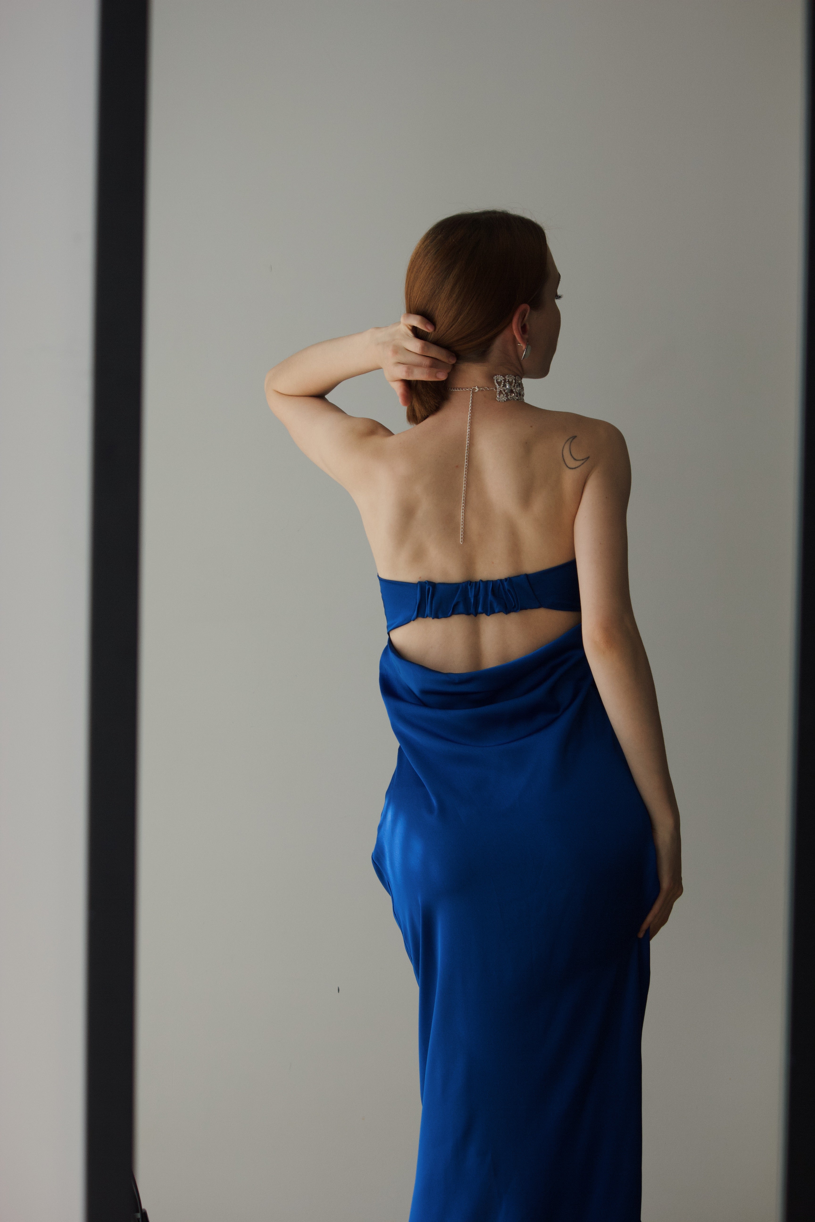 Vestido Maxi Satinado Espalda Descubierta