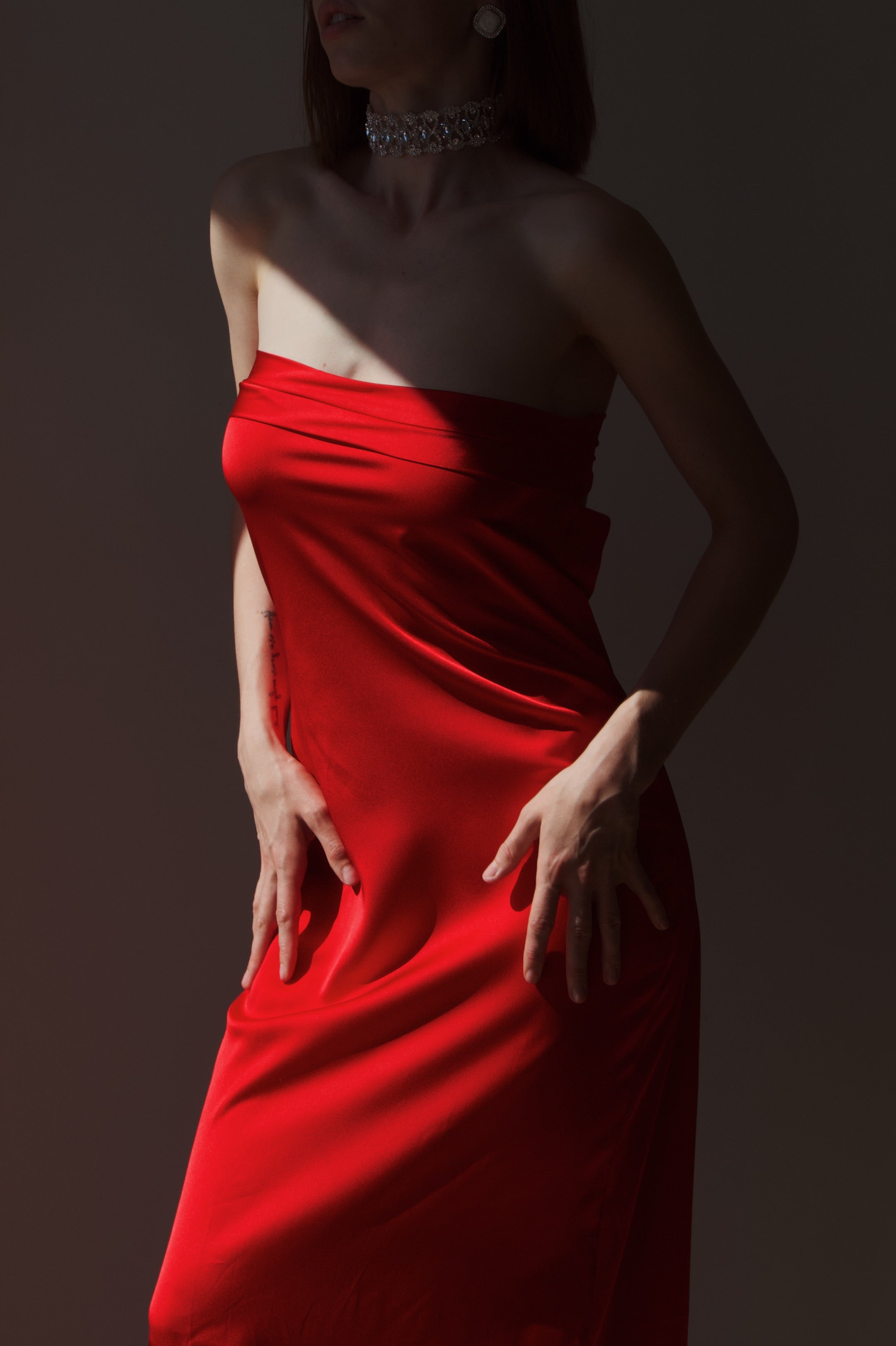 Vestido Maxi Satinado Espalda Descubierta