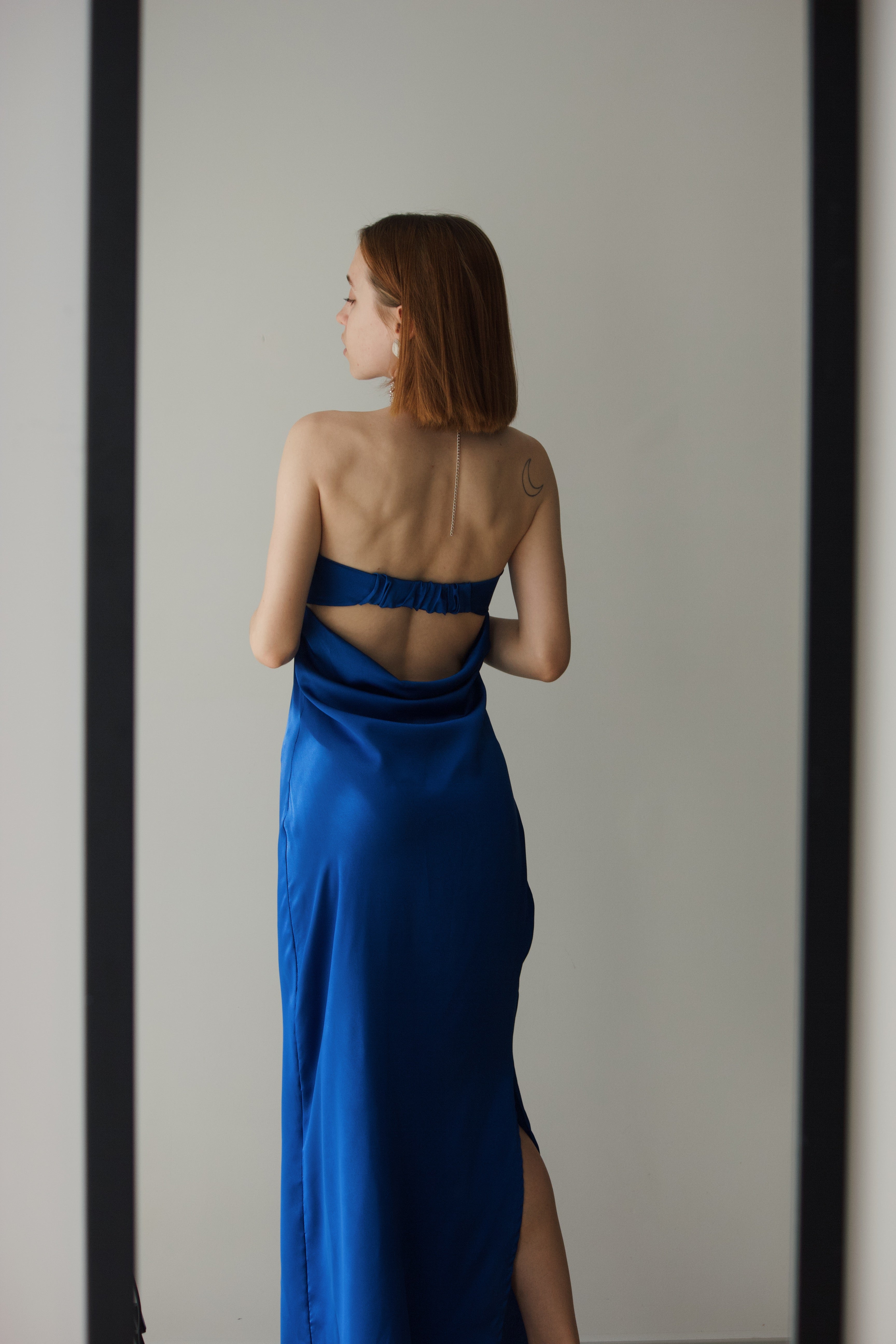 Vestido Maxi Satinado Espalda Descubierta